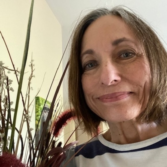 Meet your Posher, Rosanna - Picture 1 of 1